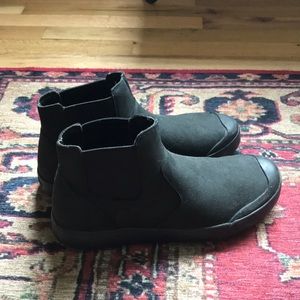 KEEN Footwear Elena Chelsea booties - never worn!